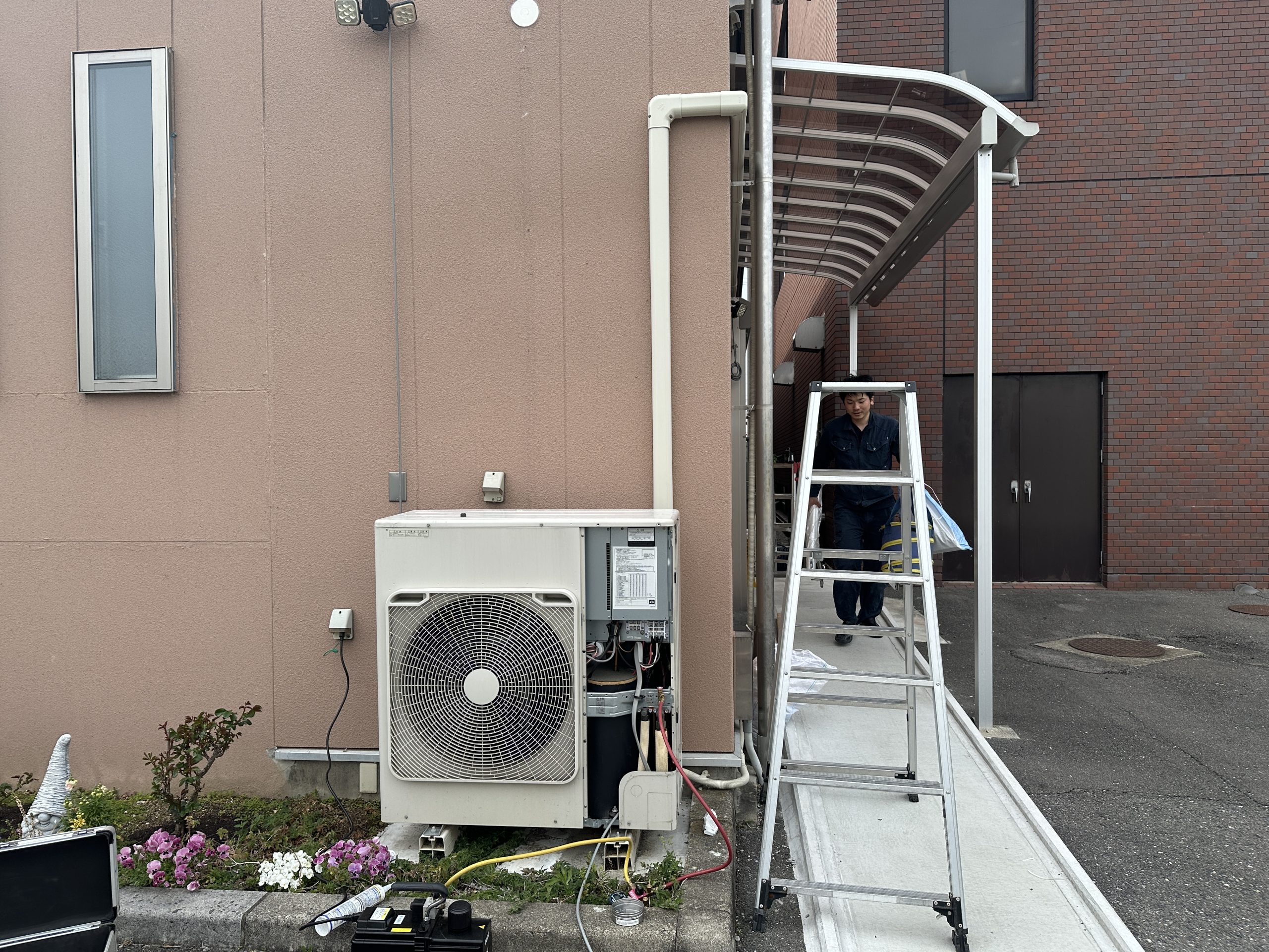【岐阜県】某工場動力エアコン移設工事